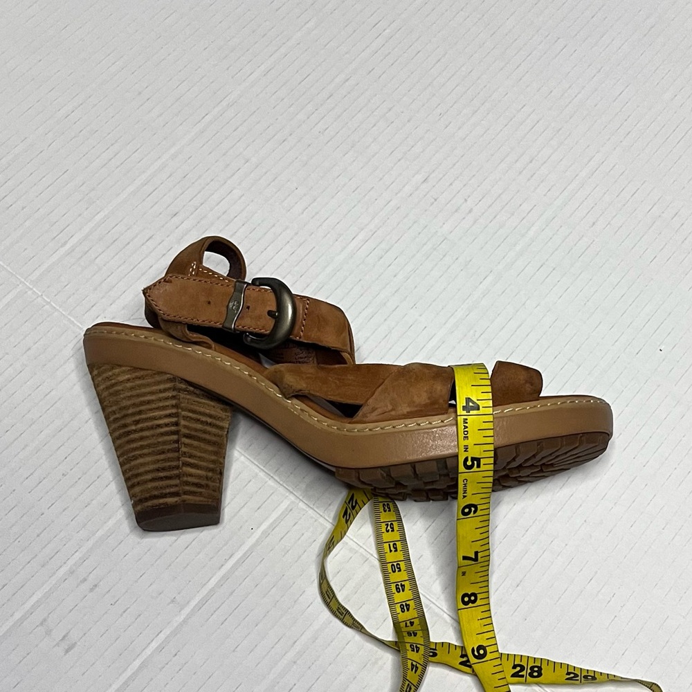 Timberland Chunky Heeled Leather Sandals - Picture 13 of 13